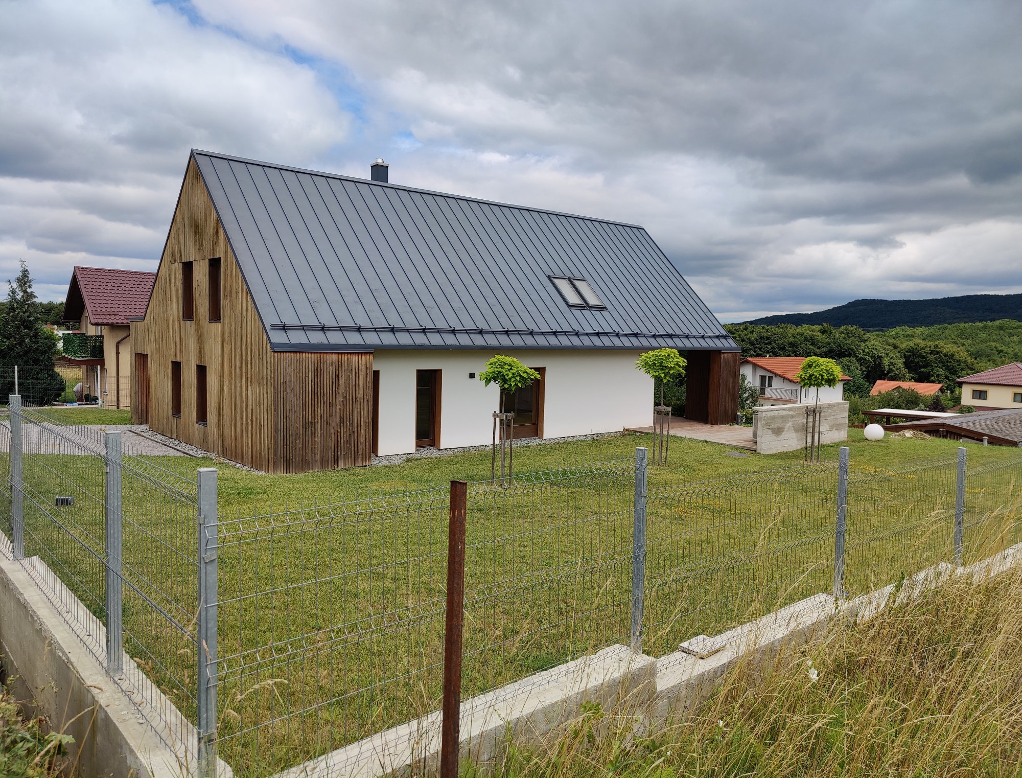 Casa BIO Salicea — finalizată cu lemn și tencuială