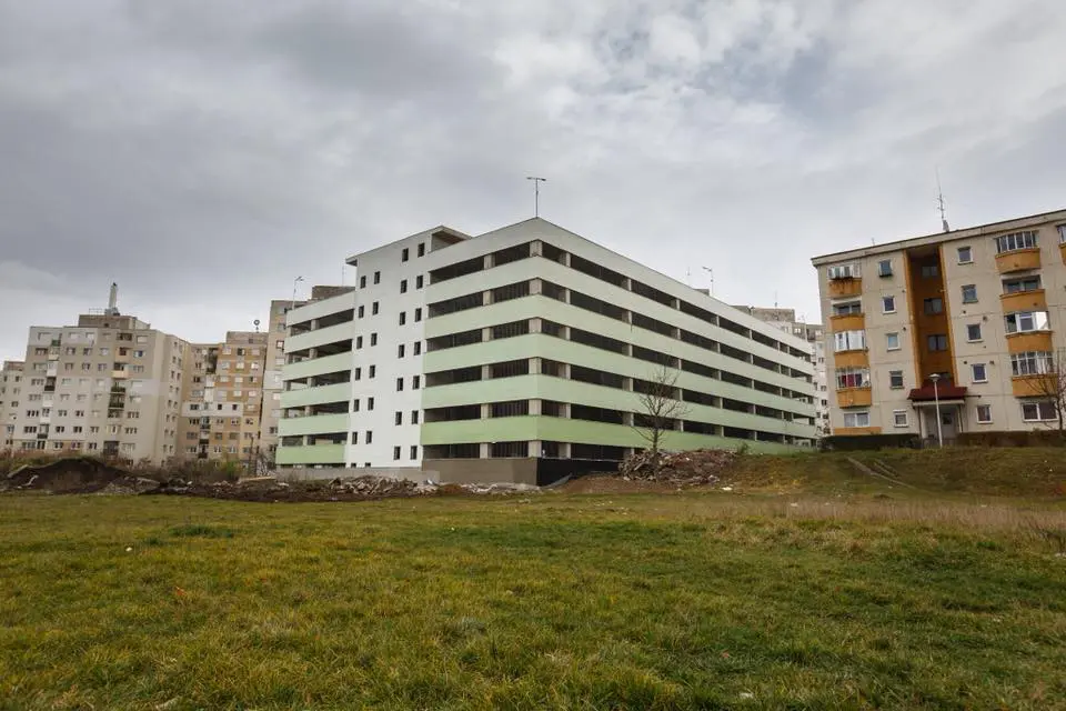 Fațadă parking Mănăștur Cluj